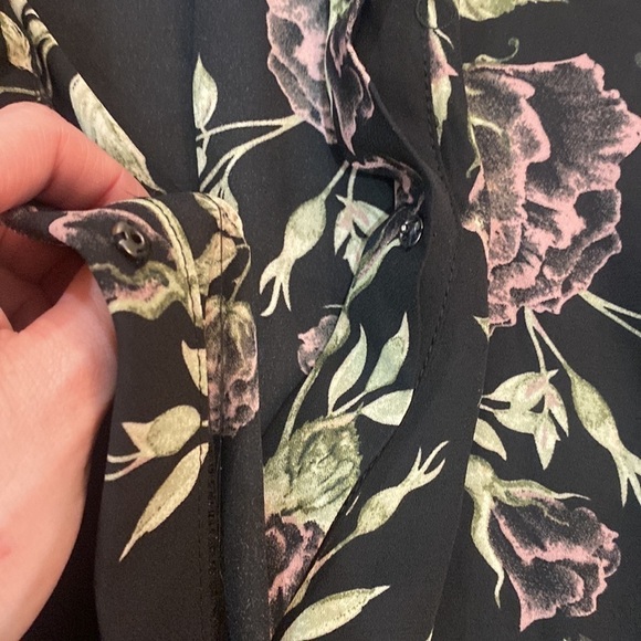 Black Rosette Floral‎ Blouse V-neck - Picture 9 of 12